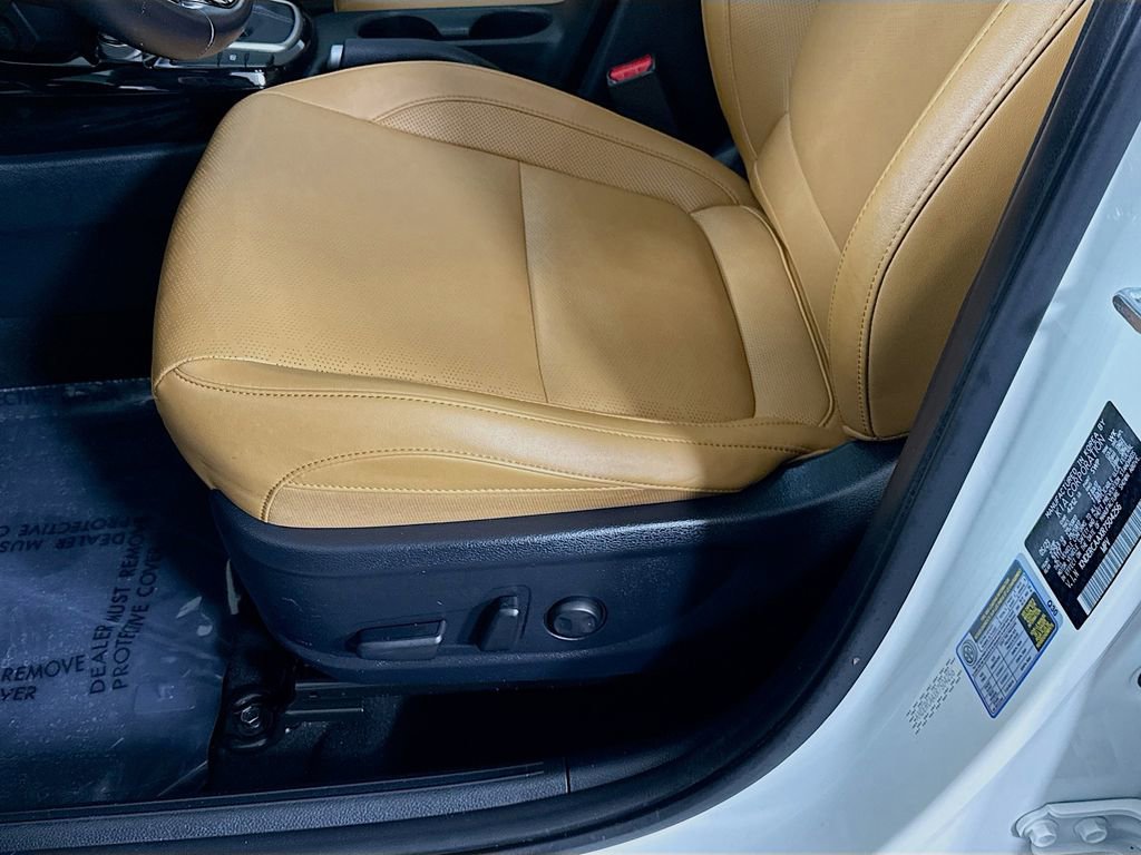 Used 2024 Kia Seltos EX image 25