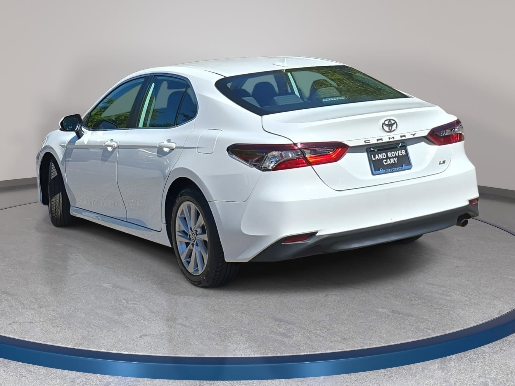 Used 2023 Toyota Camry LE FWD image 7