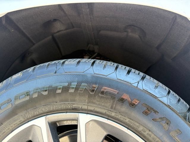 Used 2023 Chevrolet Tahoe LT w/ Luxury Package AWD/4WD image 14