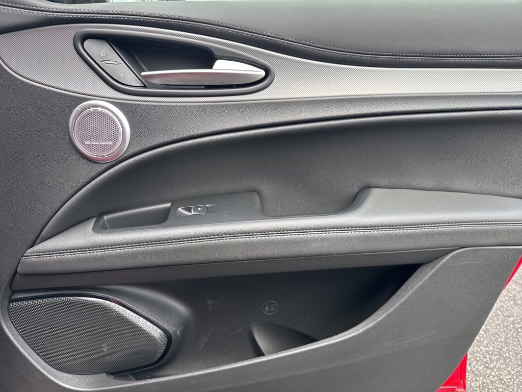 Used 2024 Alfa Romeo Stelvio Veloce image 65