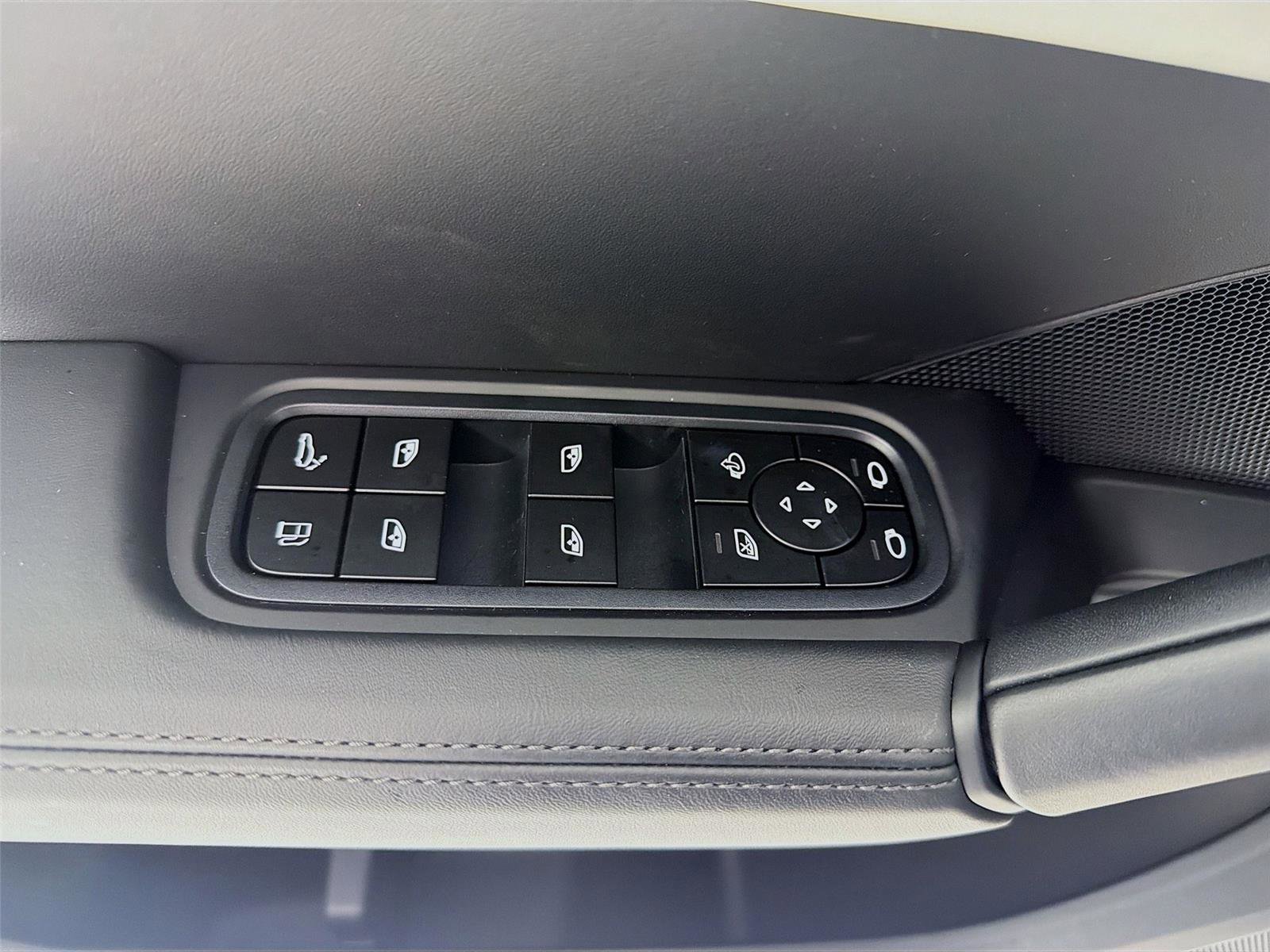 New 2026 Porsche Cayenne S image 7