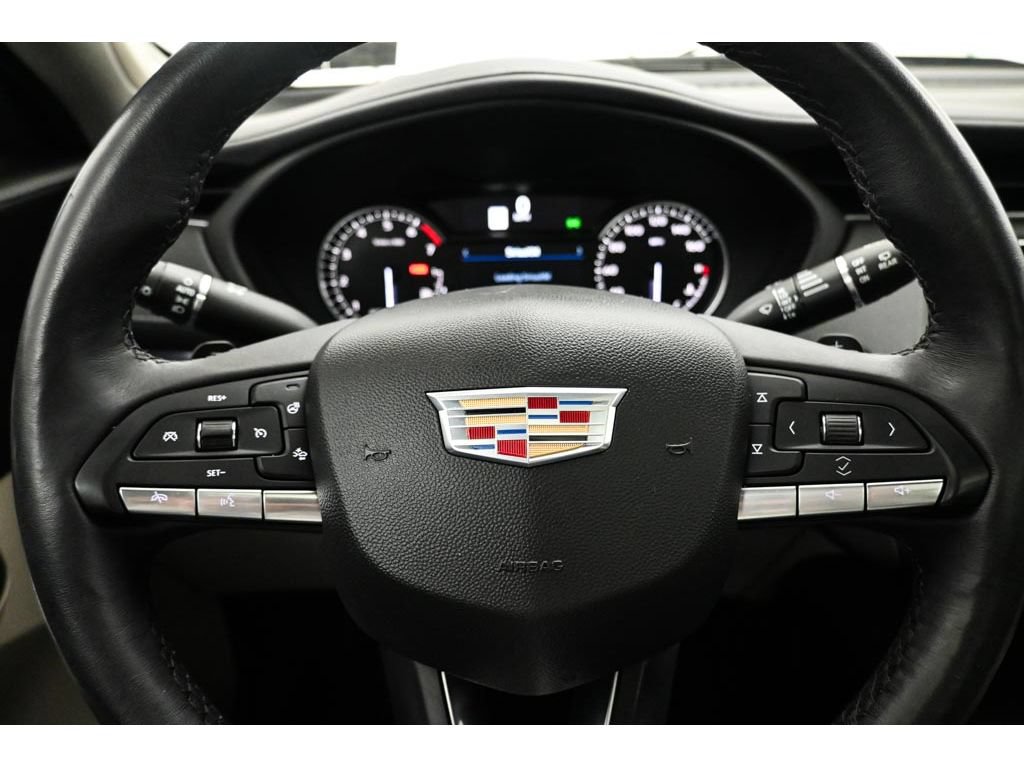 Certified 2023 Cadillac XT4 Luxury w/ Cold Weather Package FWD image 14