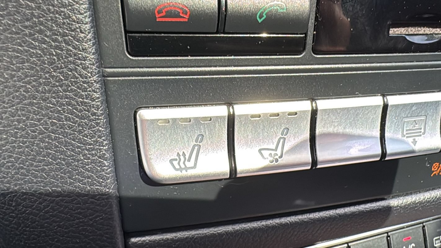 Used 2014 Mercedes-Benz CLS 550 4MATIC w/ Premium 1 Package image 30