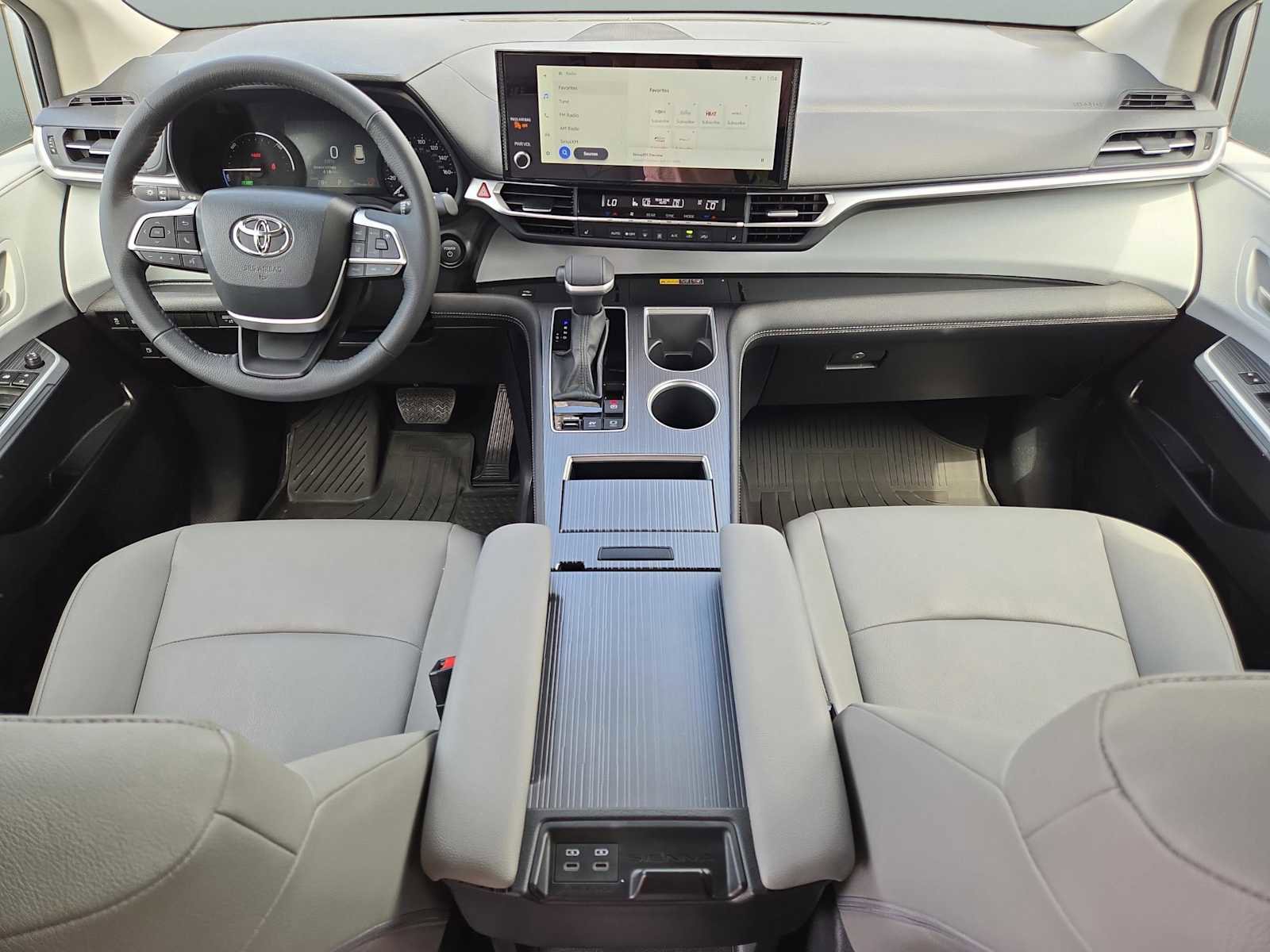 Used 2025 Toyota Sienna XLE AWD/4WD image 19
