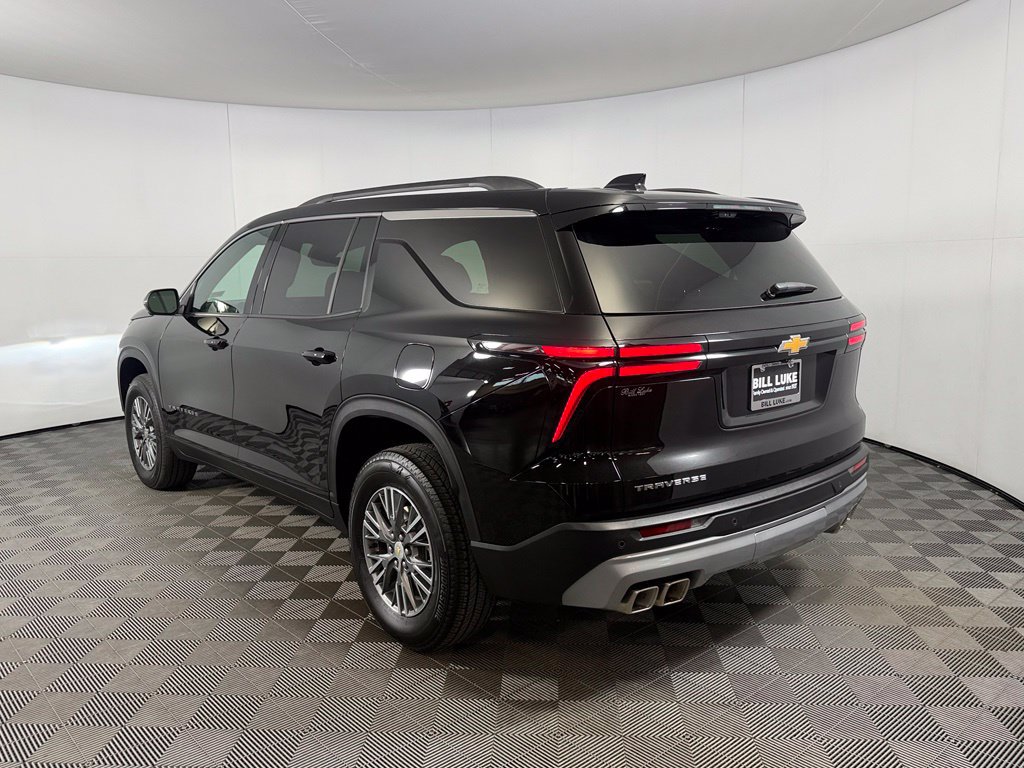 Used 2026 Chevrolet Traverse LT w/ Driver Confidence Package FWD image 8