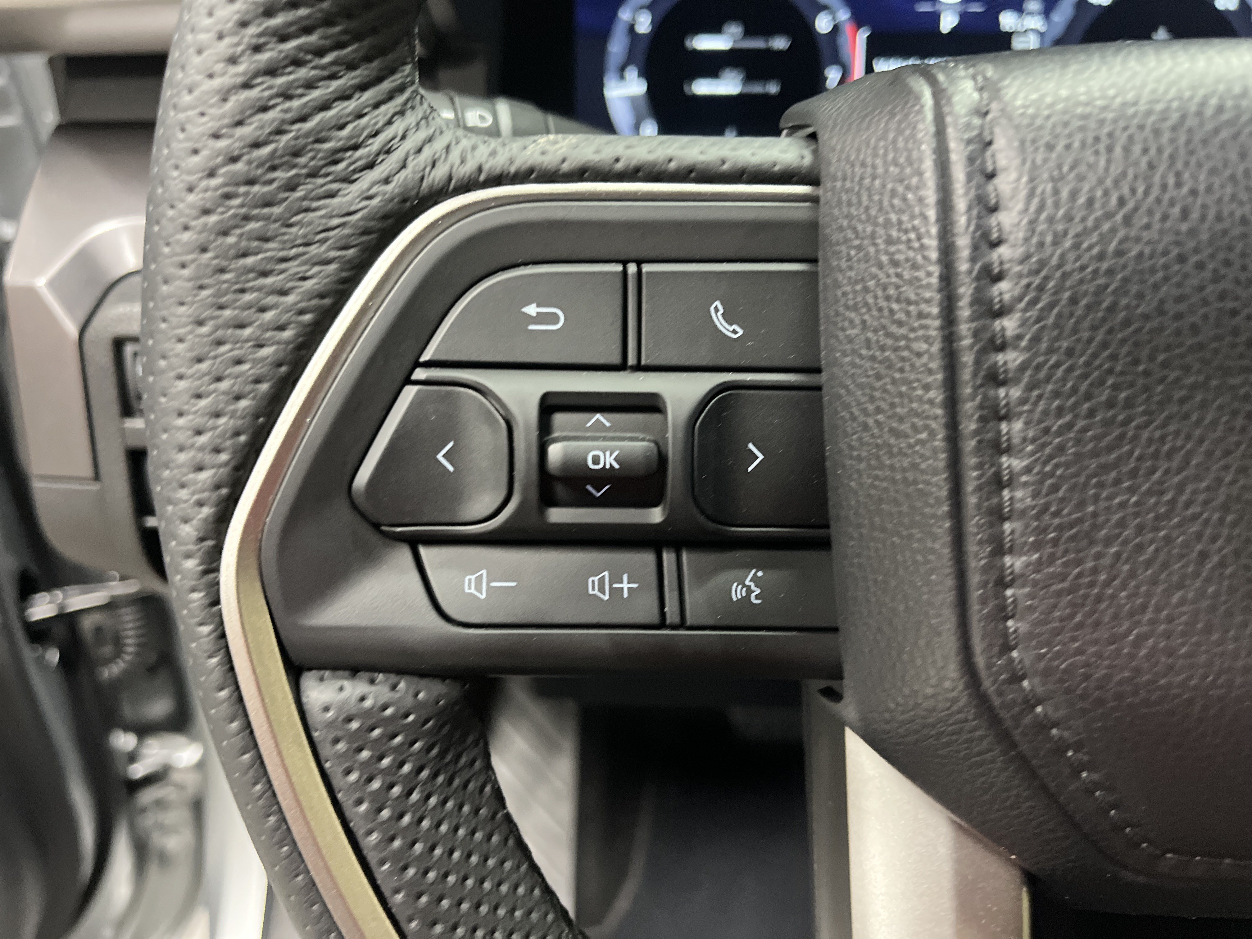 Certified 2025 Toyota Tacoma TRD Off-Road AWD/4WD image 19