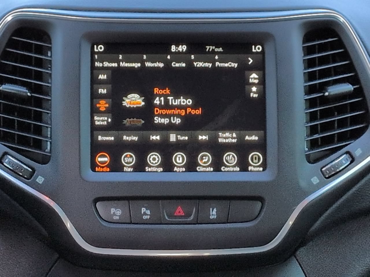 Certified 2023 Jeep Cherokee Altitude Lux w/ Lux Elite Package AWD/4WD image 17