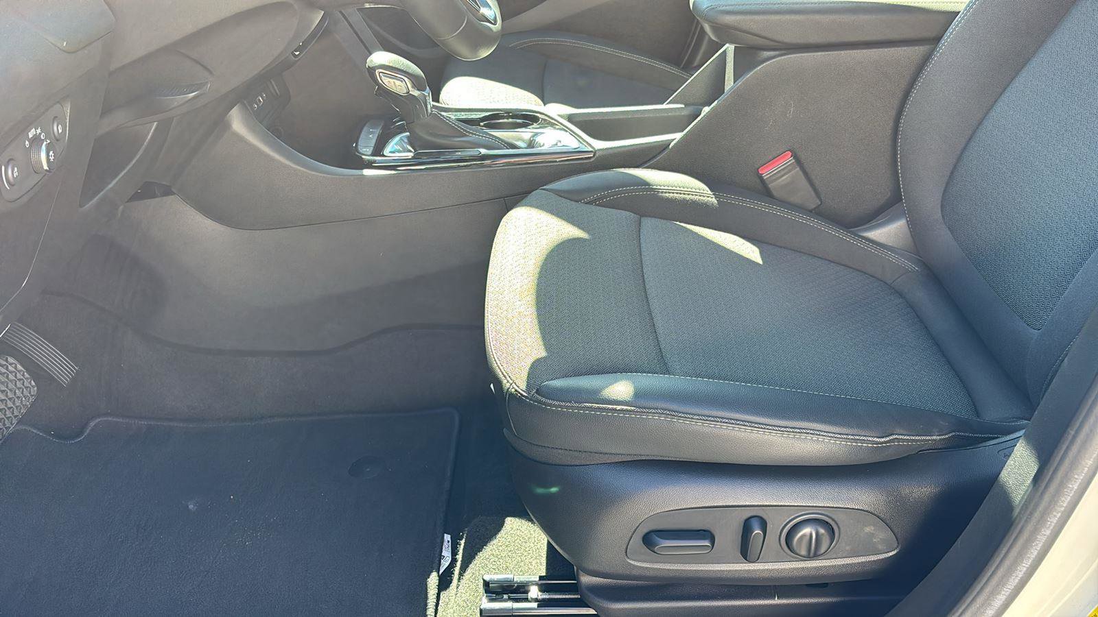 Used 2022 Buick Encore GX Select w/ Experience Buick Package image 13