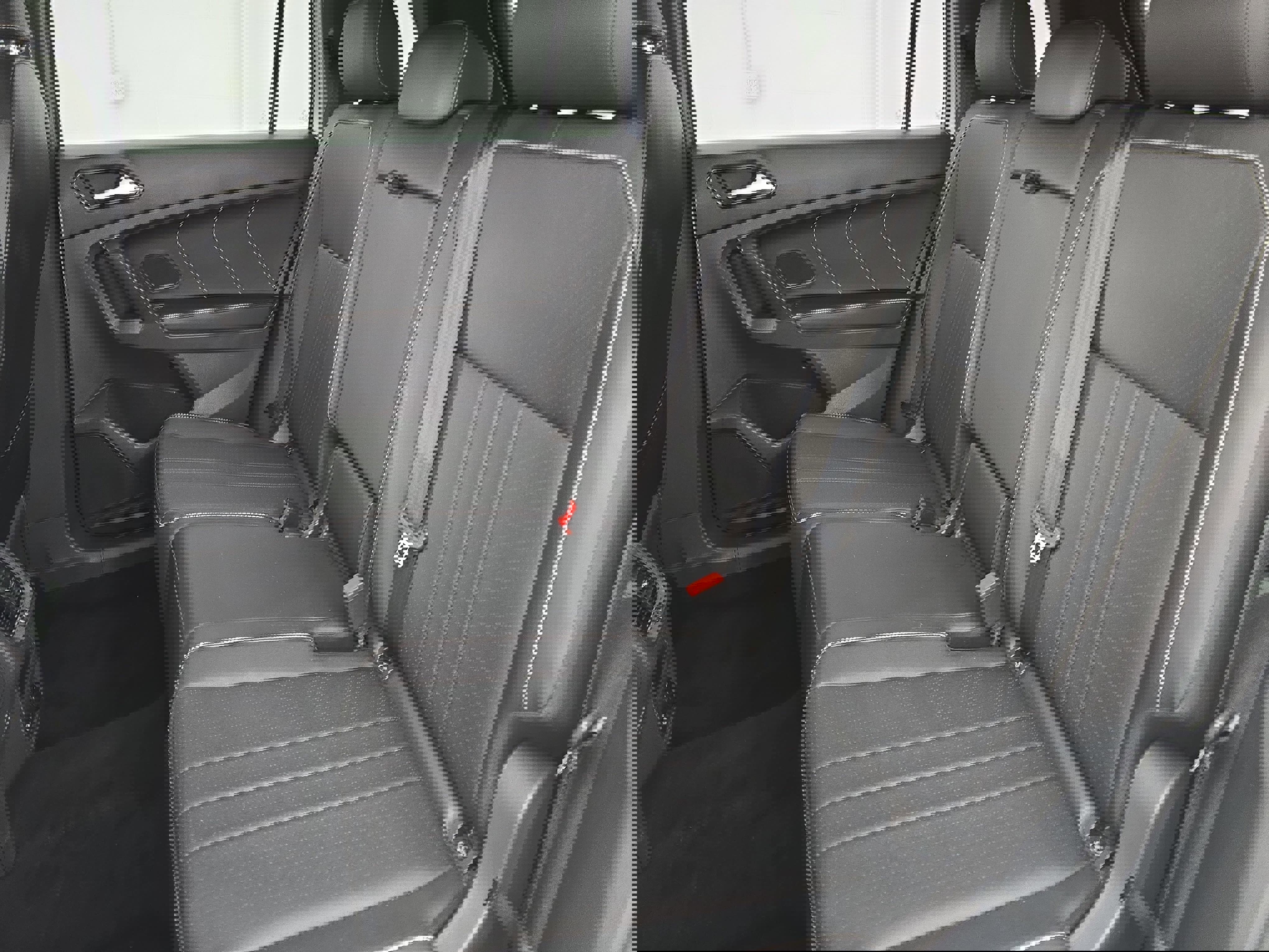 Certified 2023 Volkswagen Tiguan SE R-Line image 13