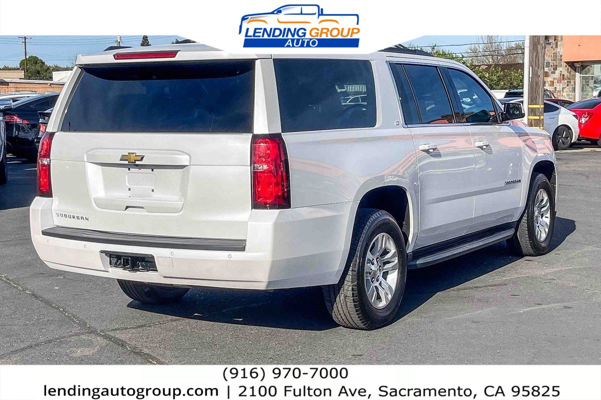 Used 2020 Chevrolet Suburban LT w/ Luxury Package image 4