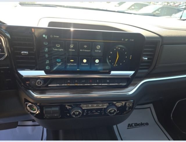 New 2025 Chevrolet Silverado 1500 LT image 18