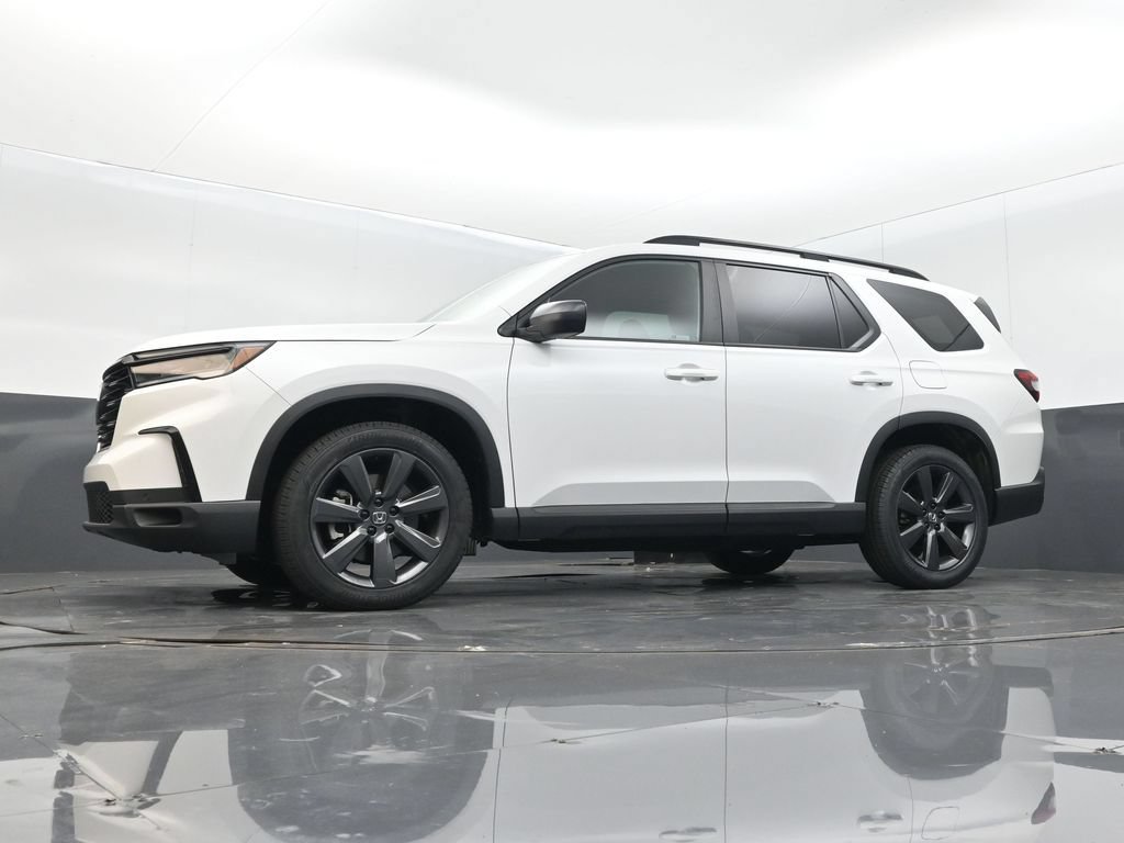 Certified 2023 Honda Pilot Sport image 13