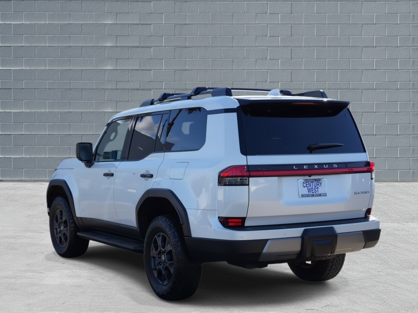 Used 2025 Lexus GX 550 w/ Accessory Package (CT) image 3