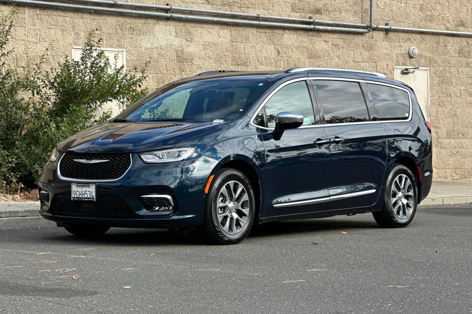 Used 2023 Chrysler Pacifica Pinnacle FWD image 7