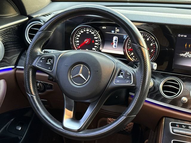 Used 2018 Mercedes-Benz E 300 4MATIC image 13