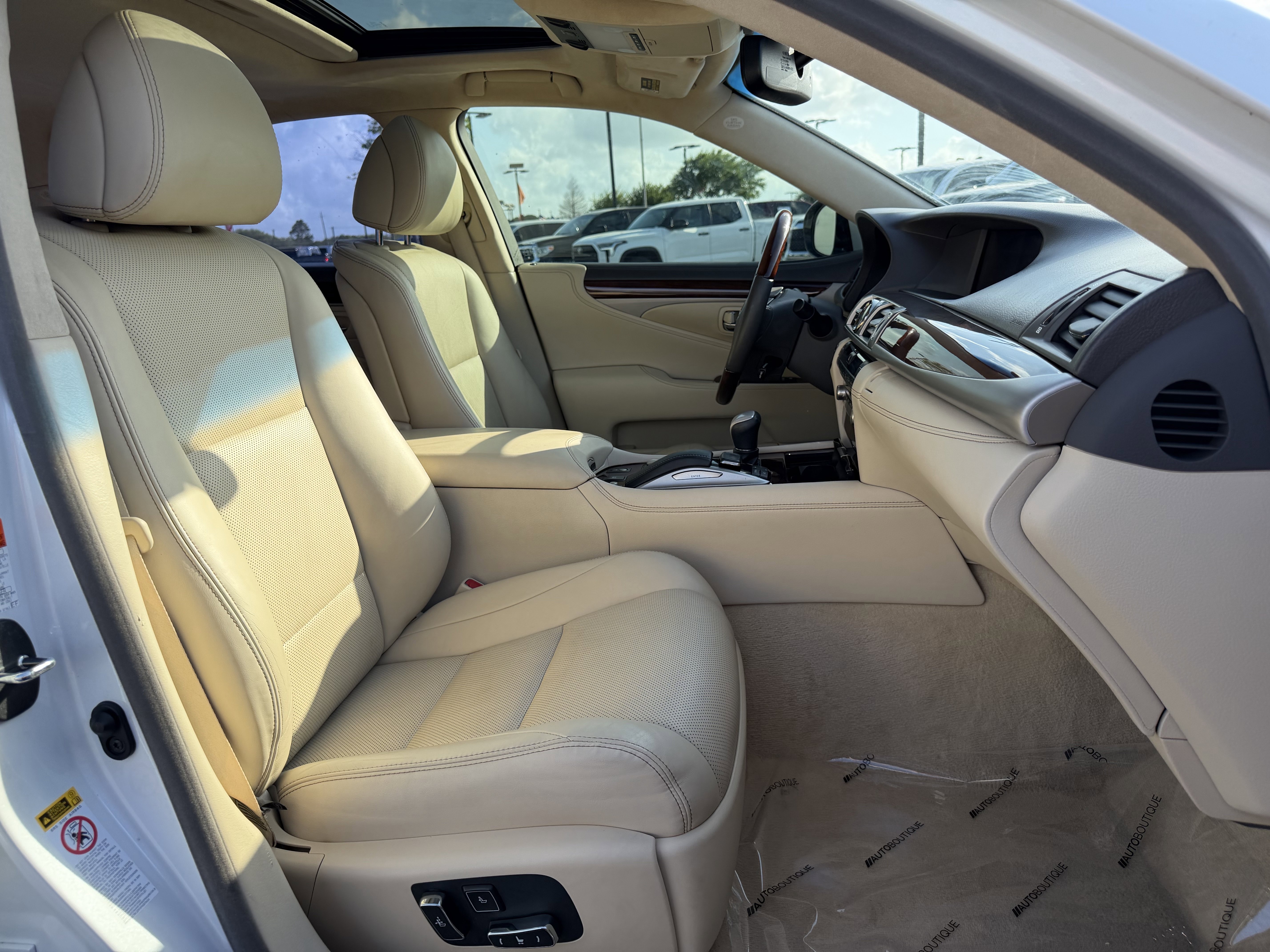 Used 2016 Lexus LS 460 AWD w/ Comfort Package image 29