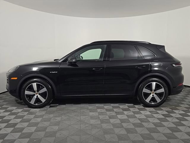 Certified 2026 Porsche Cayenne E-Hybrid image 2