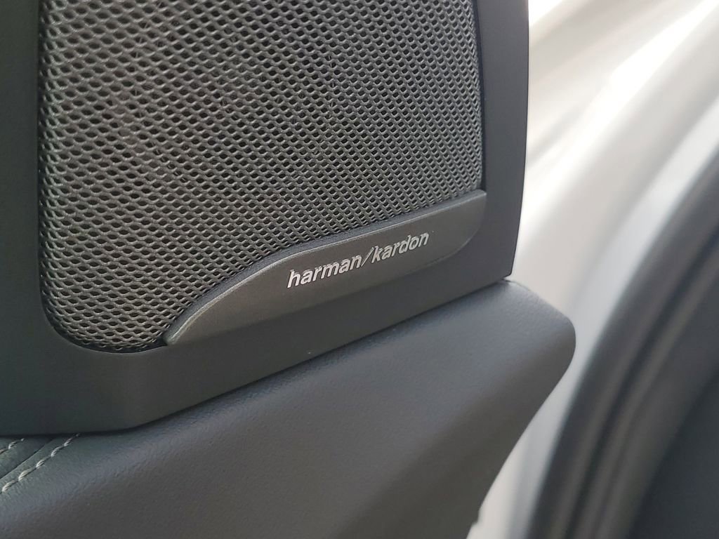 Used 2024 BMW X5 xDrive40i w/ Premium Package image 13