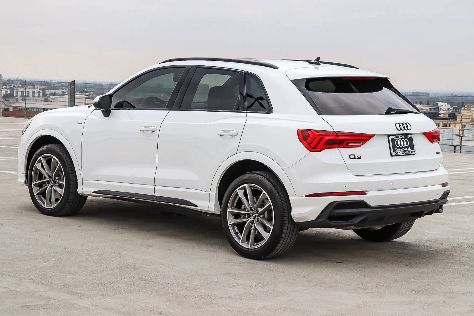 New 2023 Audi Q3 2.0T Premium w/ Black Optic Sport Package image 6
