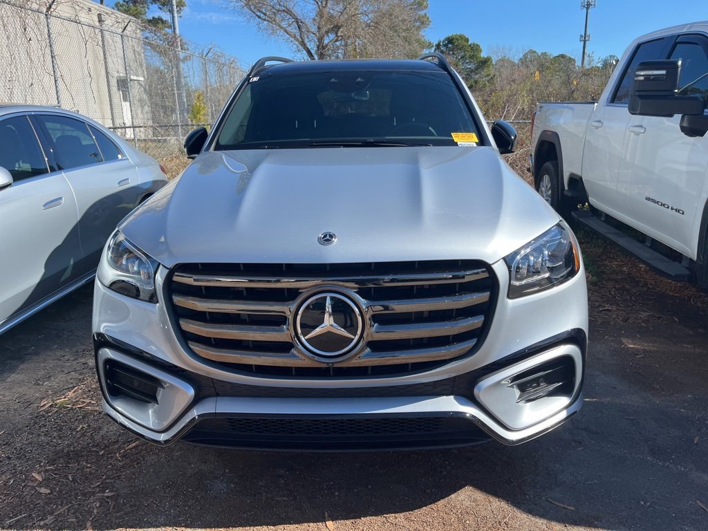 Used 2025 Mercedes-Benz GLS 450 4MATIC image 3