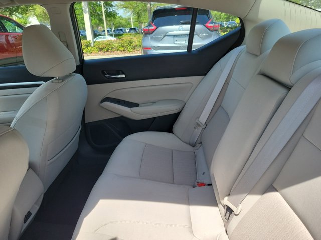Used 2022 Nissan Altima 2.5 SV AWD/4WD image 12