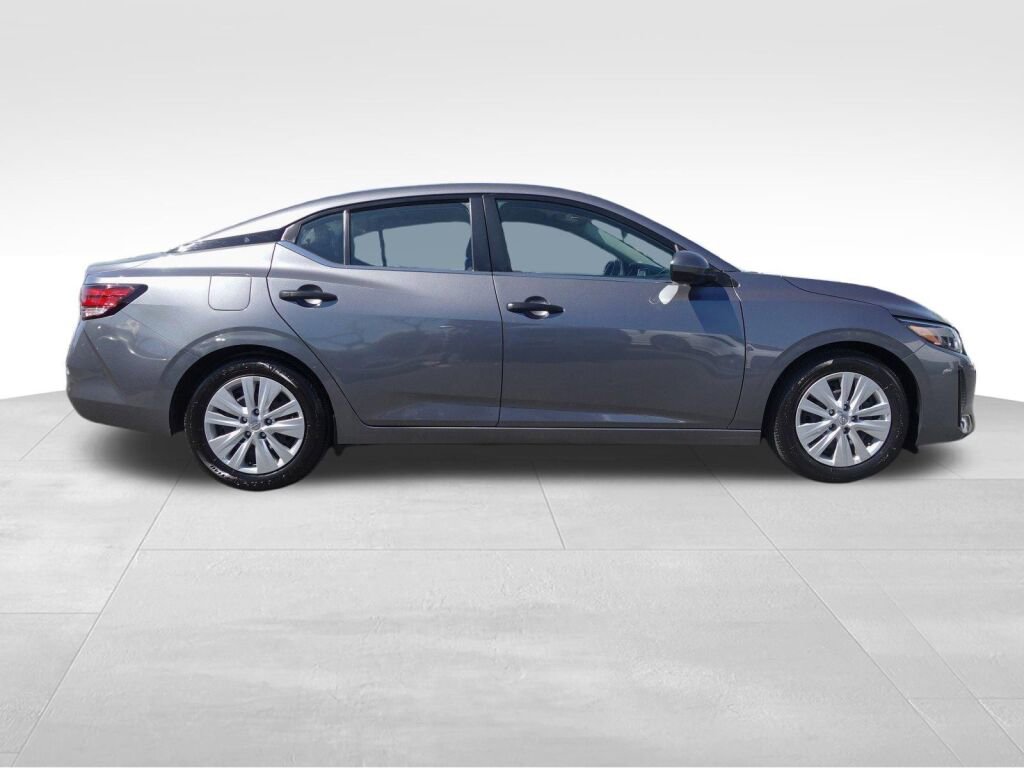 Used 2024 Nissan Sentra S image 2