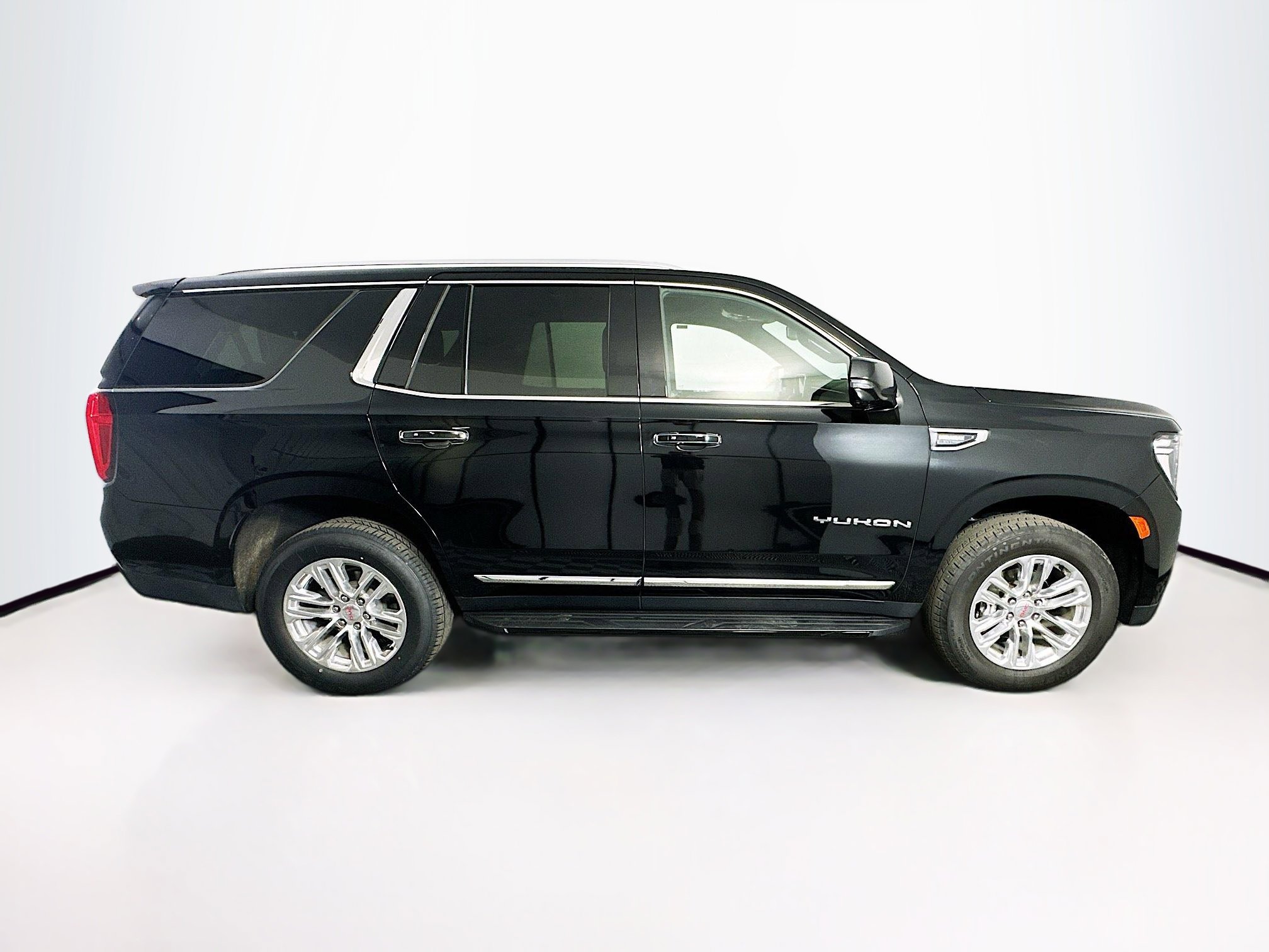 Used 2022 GMC Yukon SLT w/ SLT Luxury Package RWD image 10