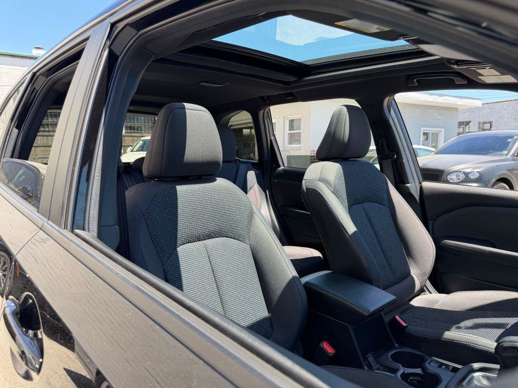 Used 2025 Subaru Forester Premium AWD/4WD image 12