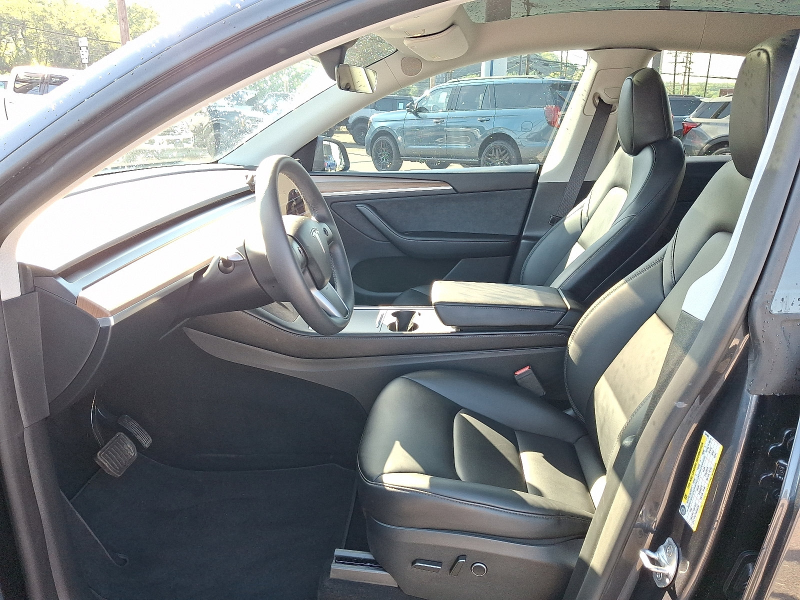 Used 2024 Tesla Model Y Long Range AWD/4WD image 13