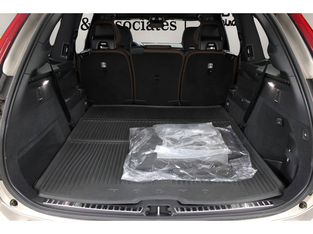 Used 2023 Volvo XC90 B5 Plus w/ Protection Package Premier image 29