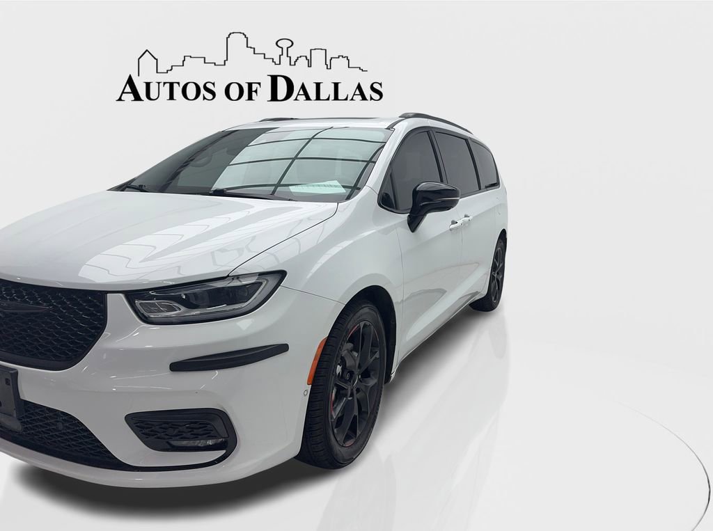 Used 2023 Chrysler Pacifica Limited w/ S Appearance Package FWD image 4