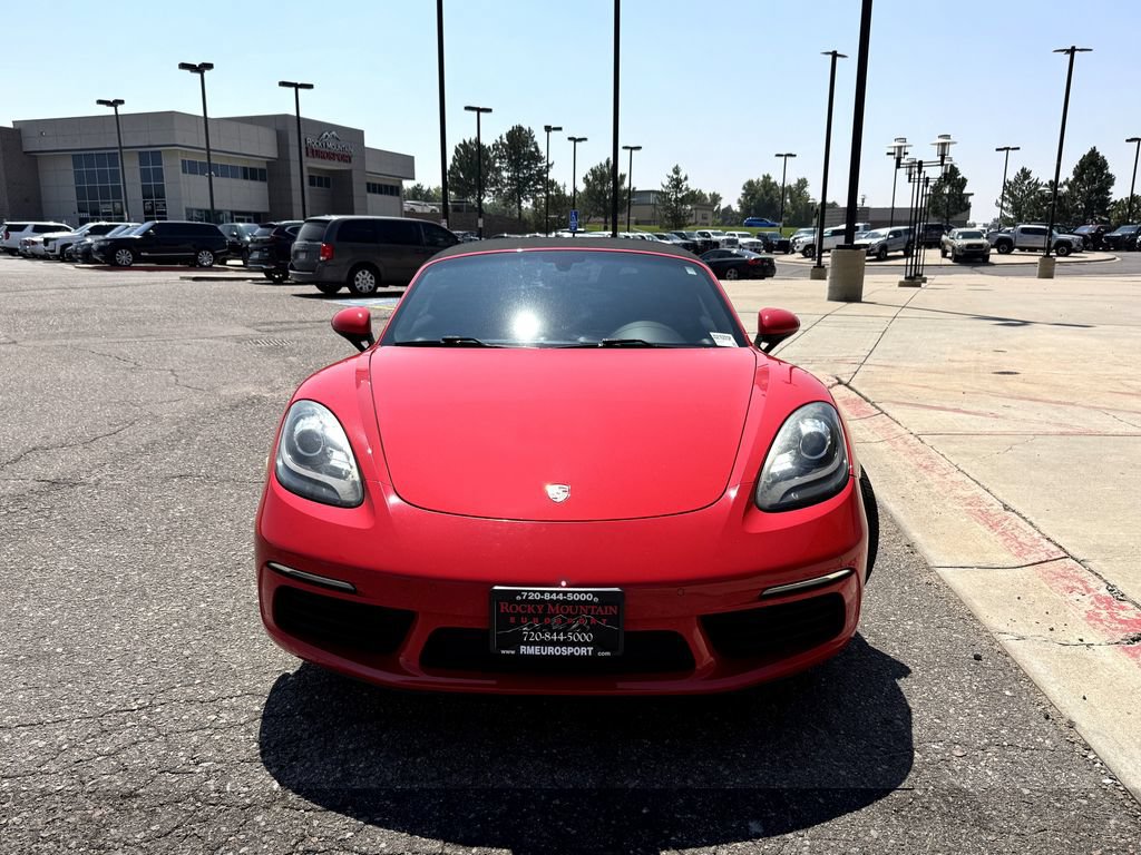 Used 2018 Porsche 718 Boxster RWD image 3