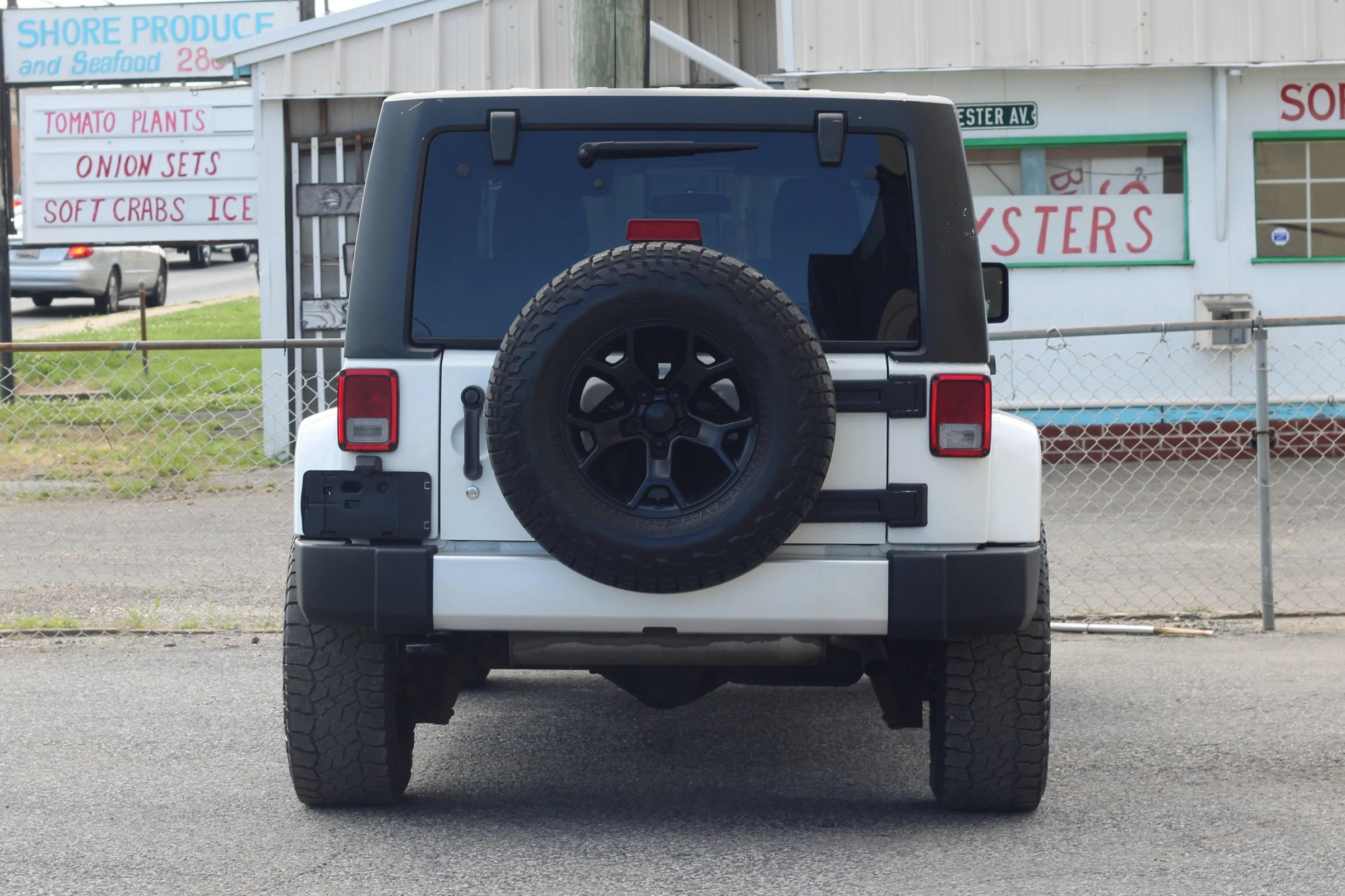 Used 2012 Jeep Wrangler Unlimited Sahara w/ Dual Top Group AWD/4WD image 7