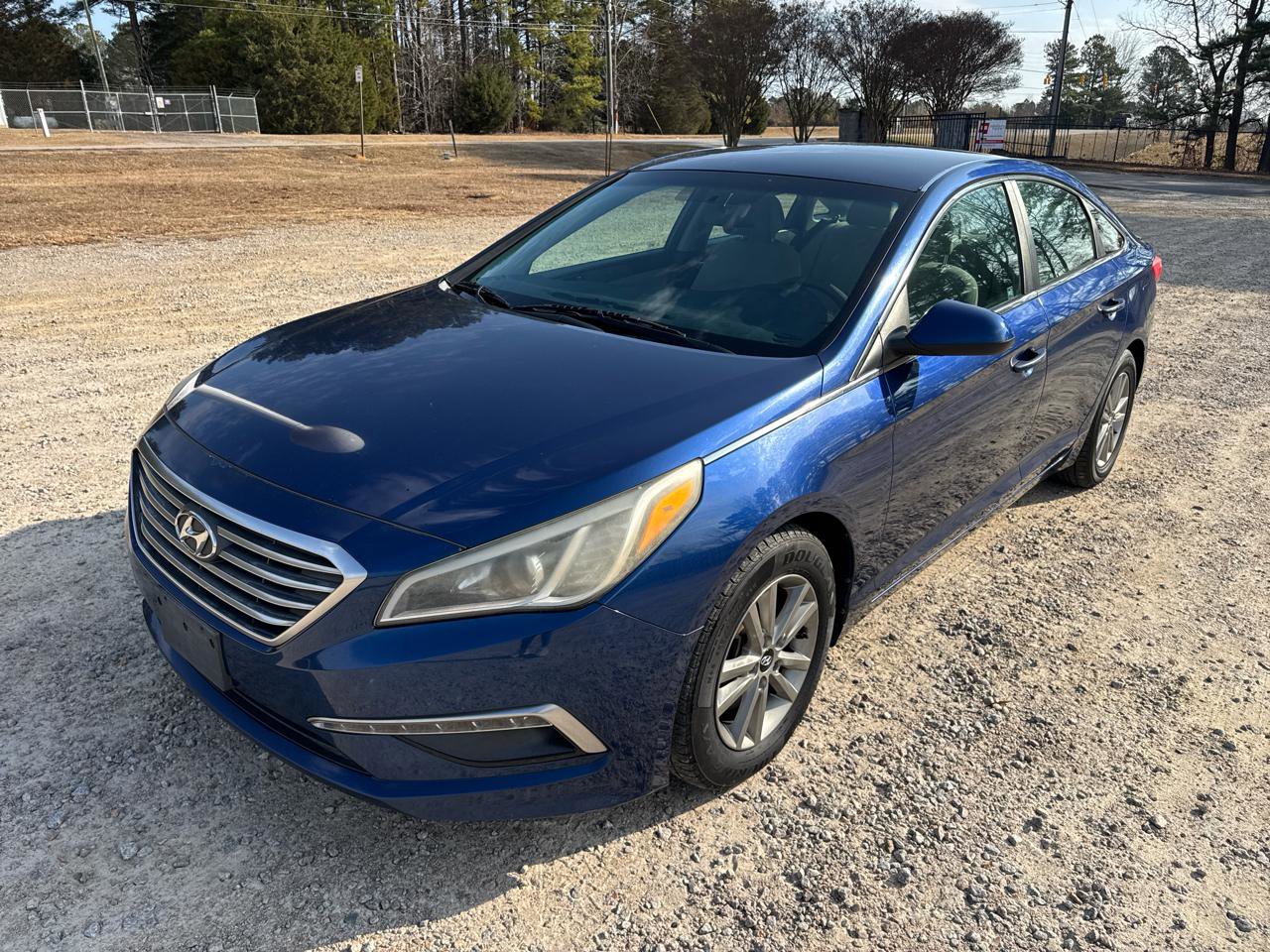 Used 2015 Hyundai Sonata SE image 2