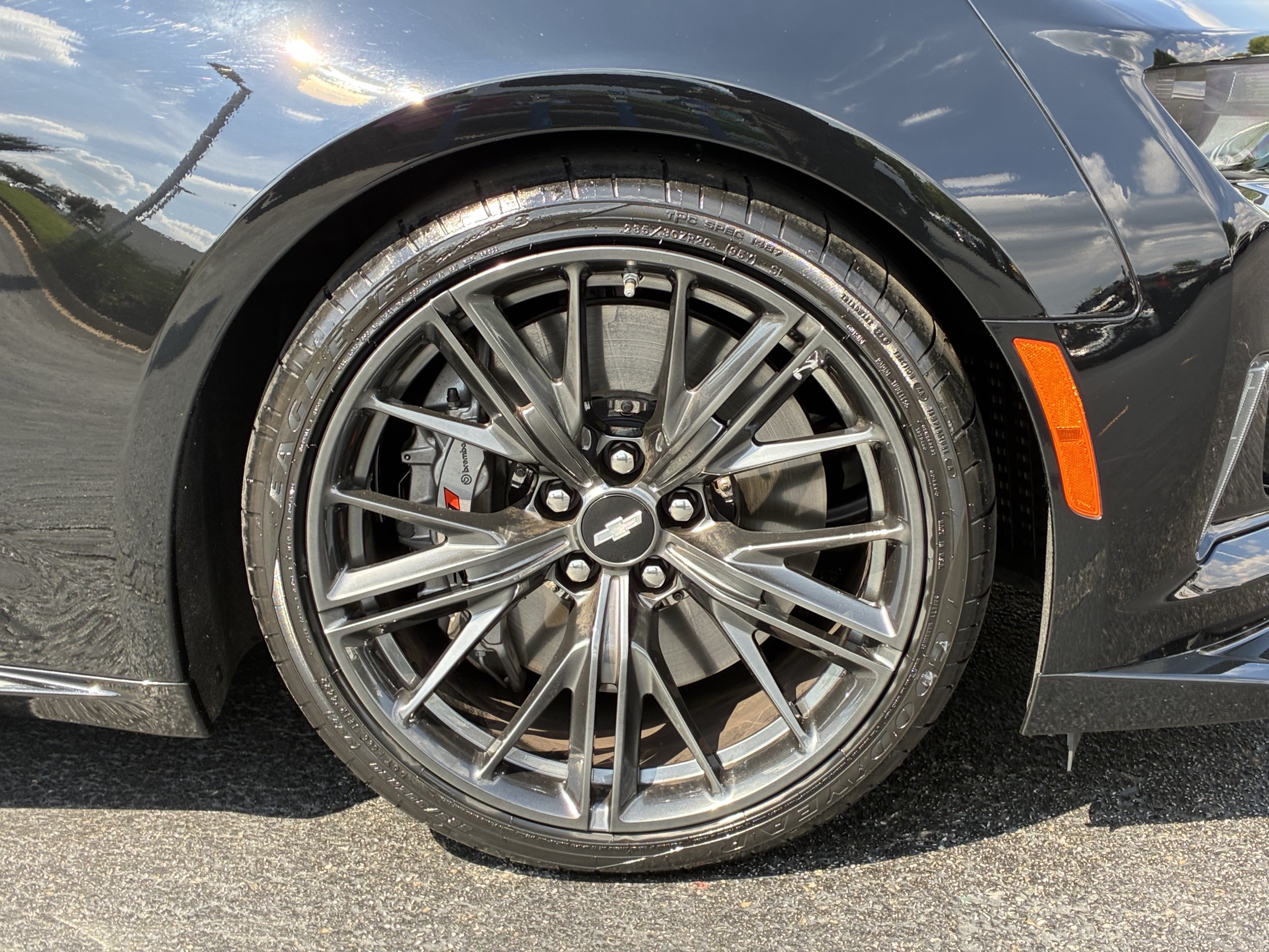 Used 2018 Chevrolet Camaro ZL1 RWD image 7