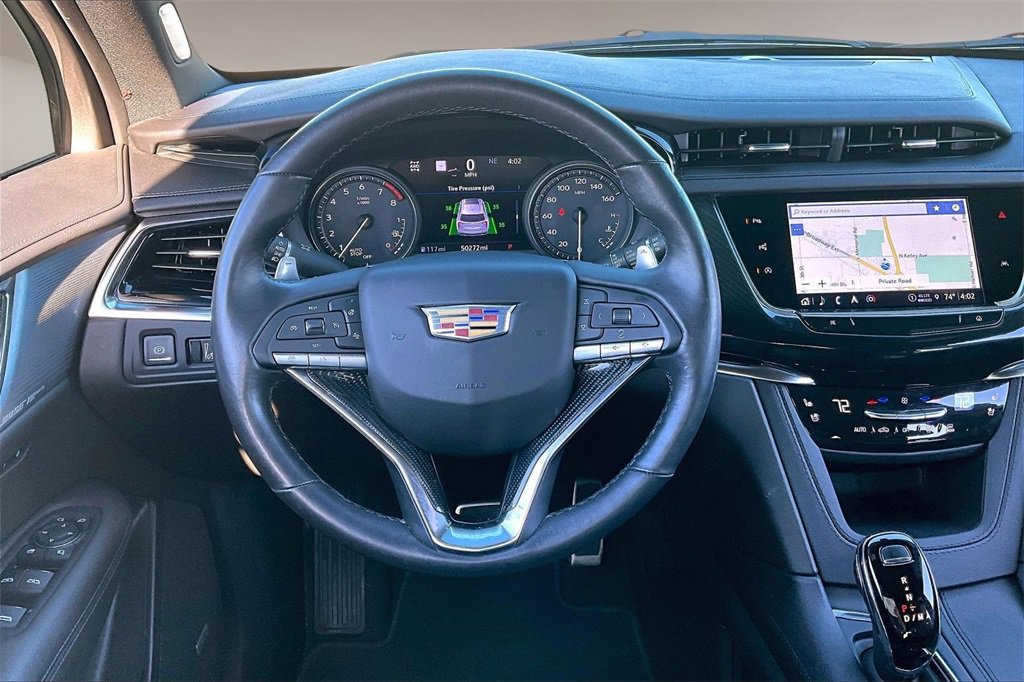 Certified 2023 Cadillac XT6 Sport w/ LPO, ONYX Package image 5