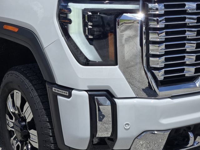 Used 2024 GMC Sierra 3500 Denali w/ Denali Reserve Package AWD/4WD image 10