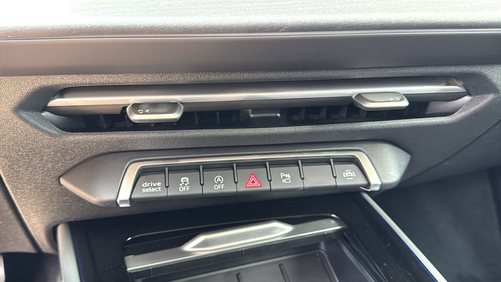 New 2026 Audi Q3 quattro 2.0T AWD/4WD image 19