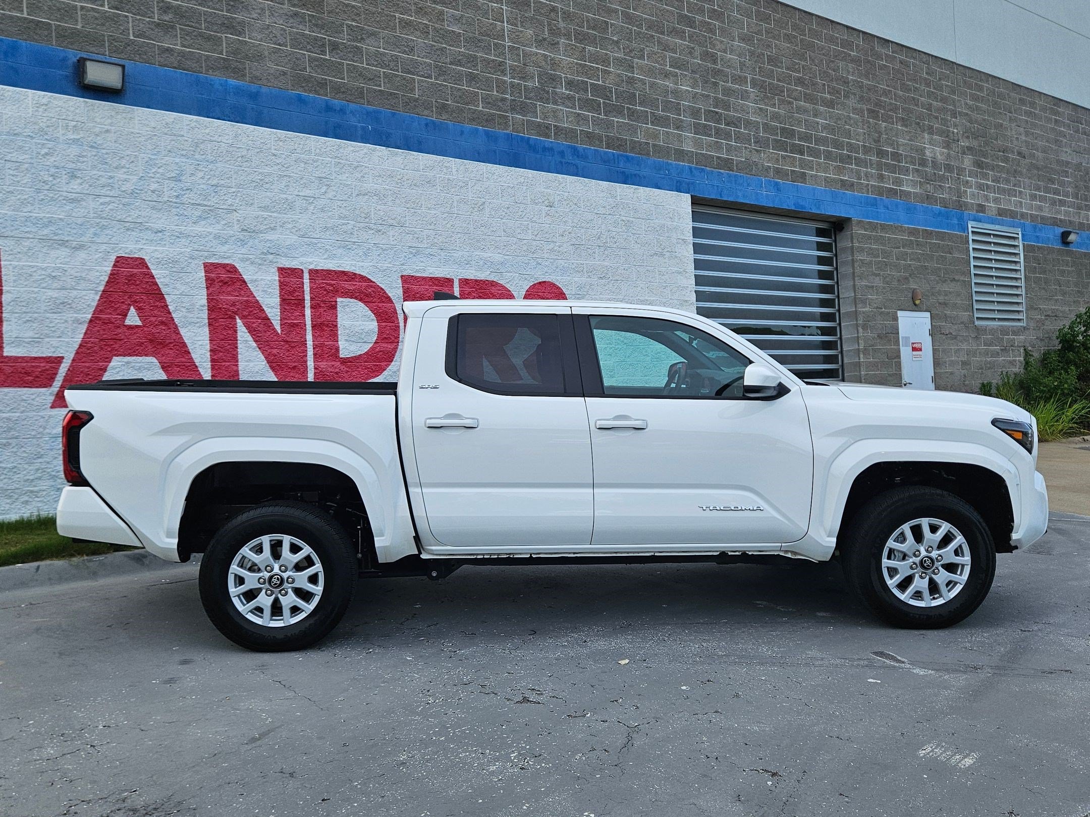 Used 2024 Toyota Tacoma SR5 RWD image 8