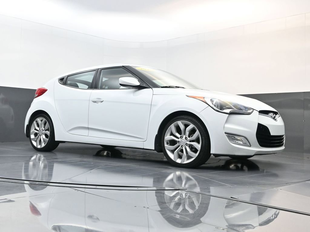 Used 2013 Hyundai Veloster w/ Style Pkg image 26