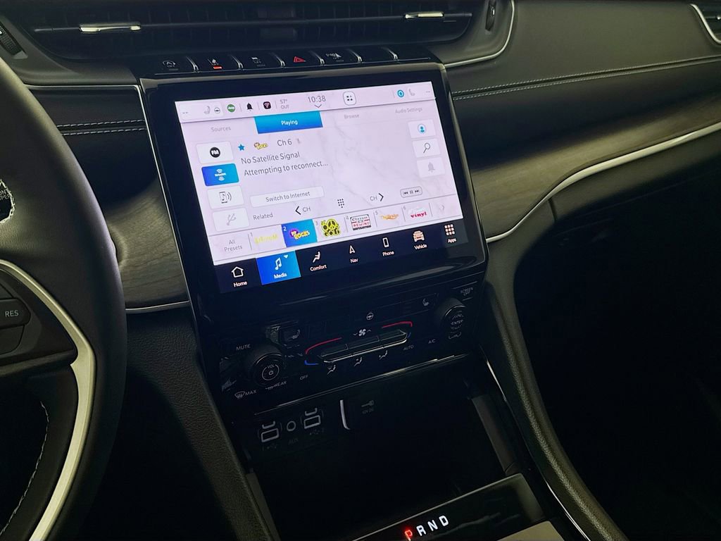 Certified 2023 Jeep Grand Cherokee Limited w/ Trailer Tow Prep Group (B) image 17