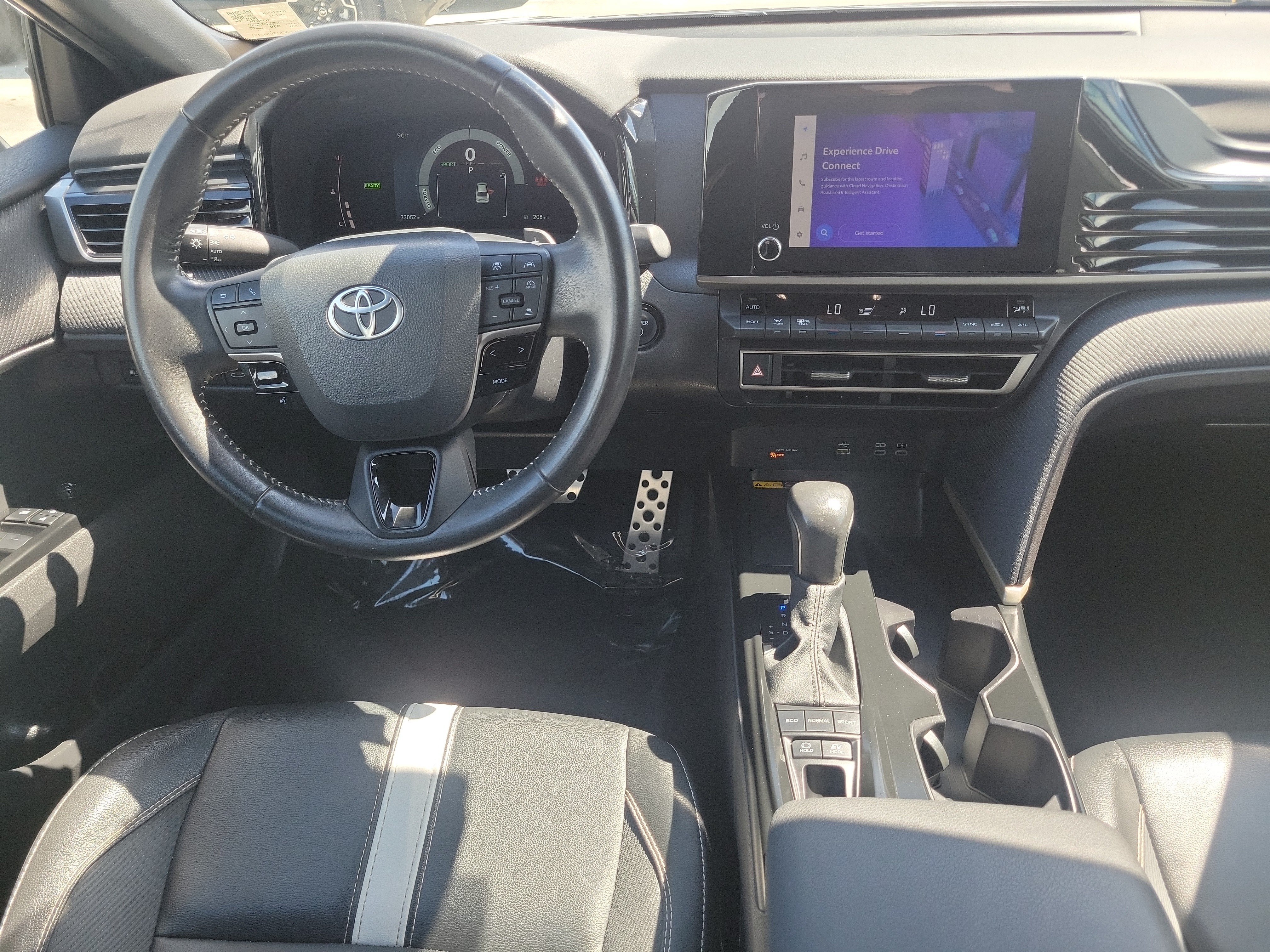 Used 2025 Toyota Camry SE FWD image 16