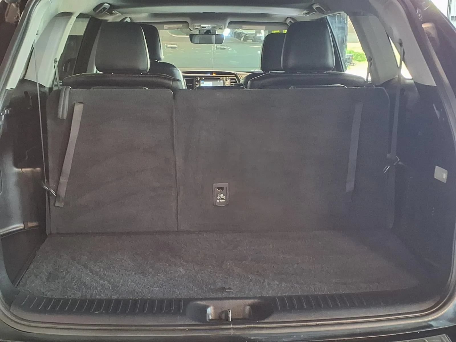 Used 2017 Toyota Highlander XLE AWD/4WD image 8