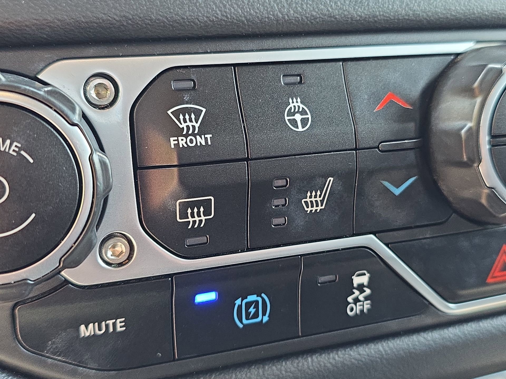 Used 2024 Jeep Wrangler Sahara w/ Technology Group image 50