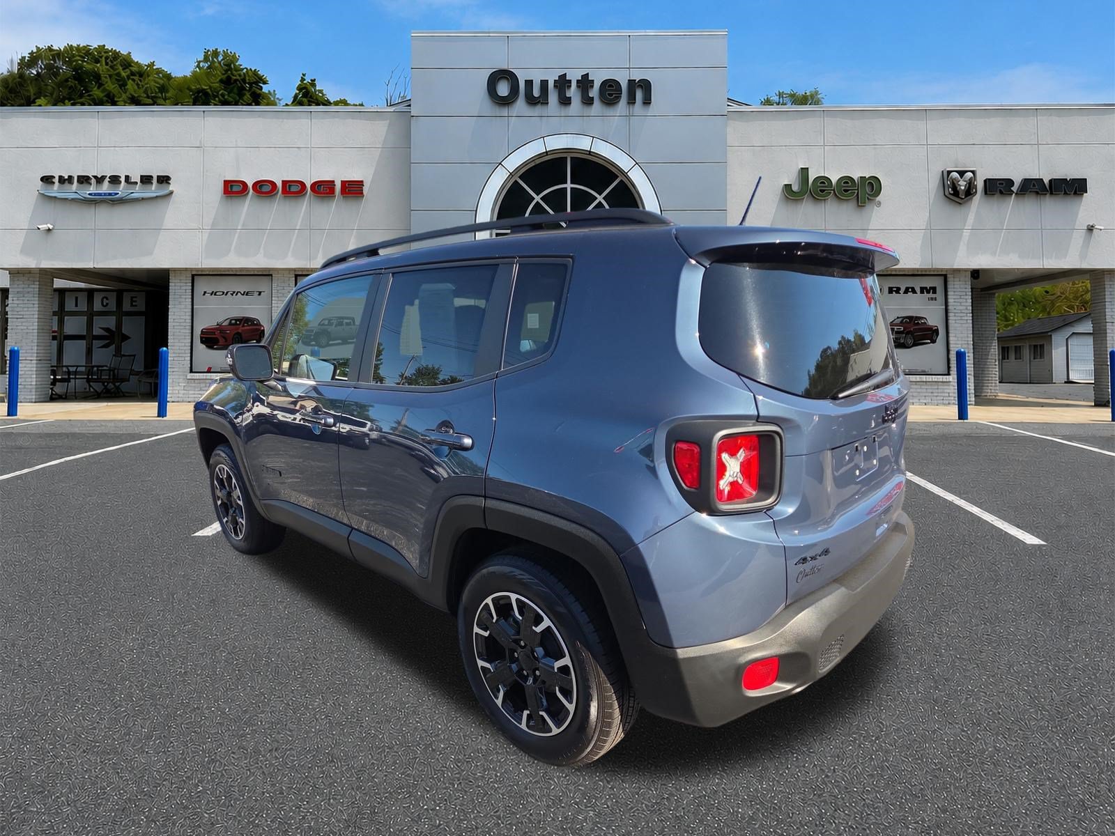 Certified 2023 Jeep Renegade Latitude AWD/4WD image 6