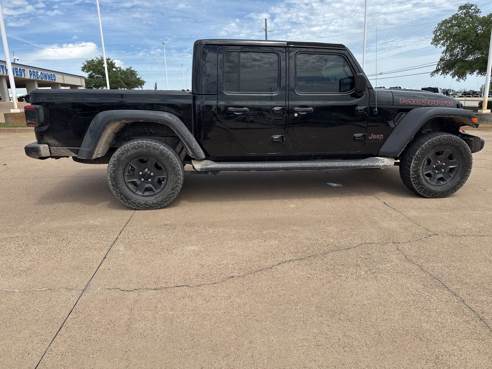 Used 2022 Jeep Gladiator Mojave w/ LED Lighting Group AWD/4WD image 8