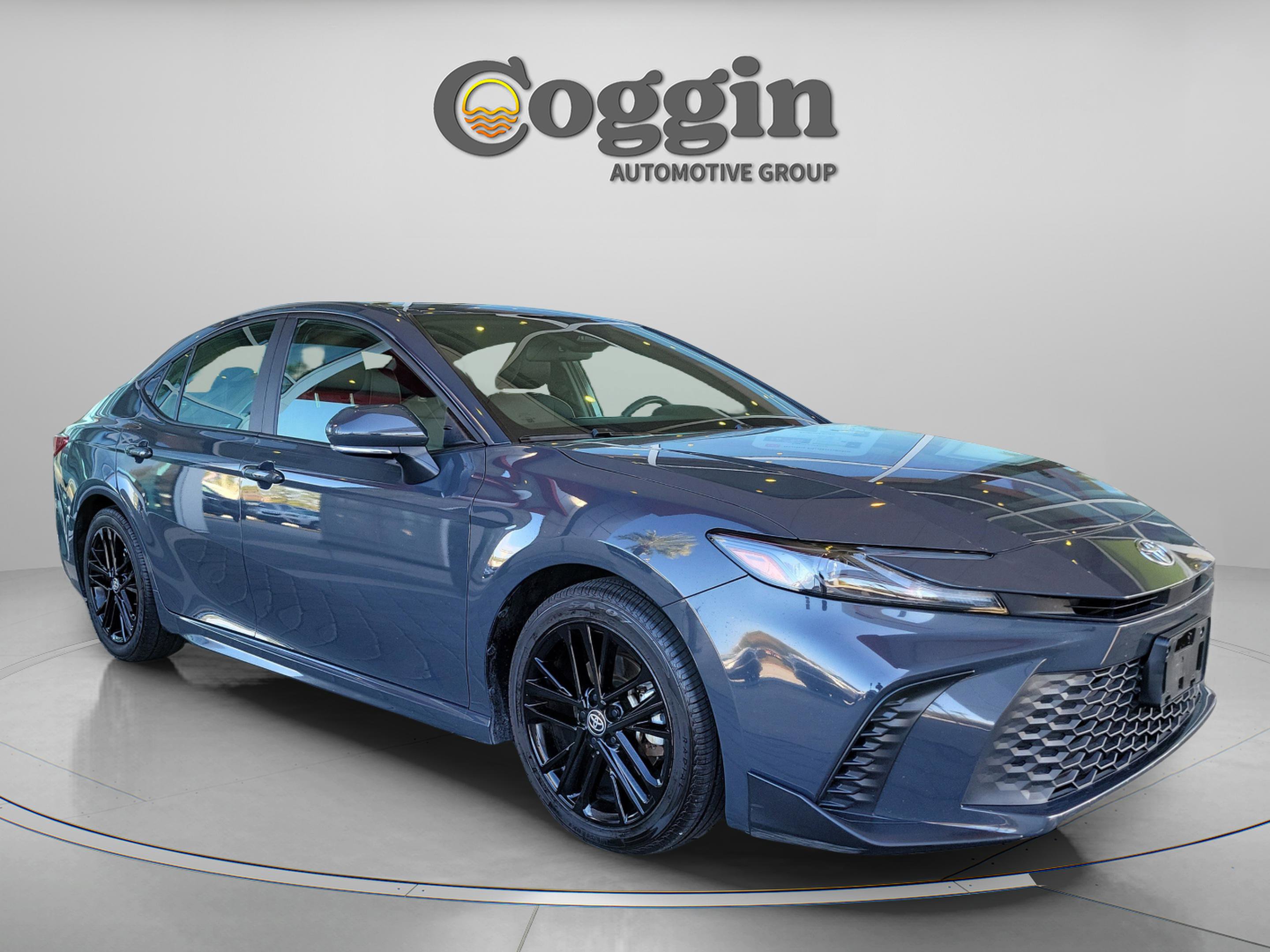 Used 2025 Toyota Camry SE image 7