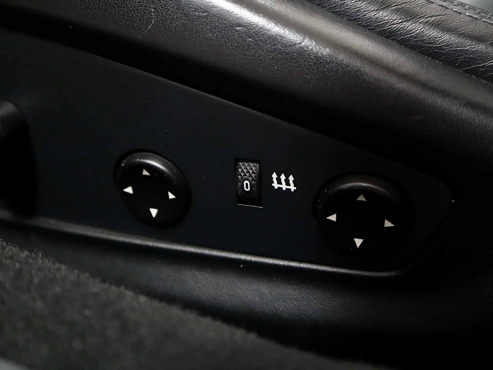 Used 2011 Ferrari California RWD image 22