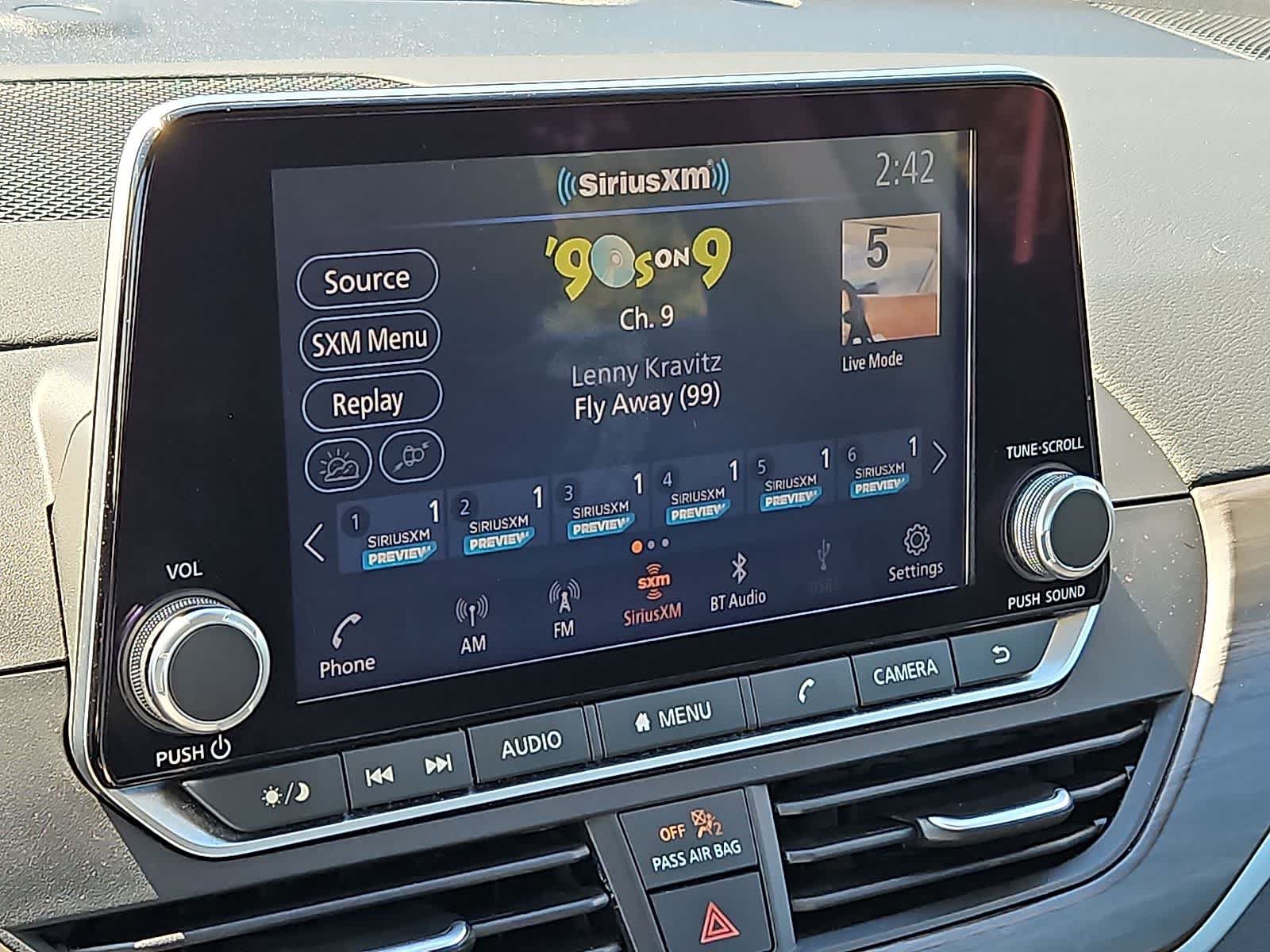 Used 2024 Nissan Altima 2.5 SV FWD image 19