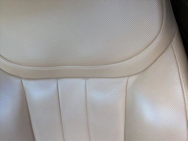 Used 2023 Land Rover Range Rover Long Wheelbase SE image 12